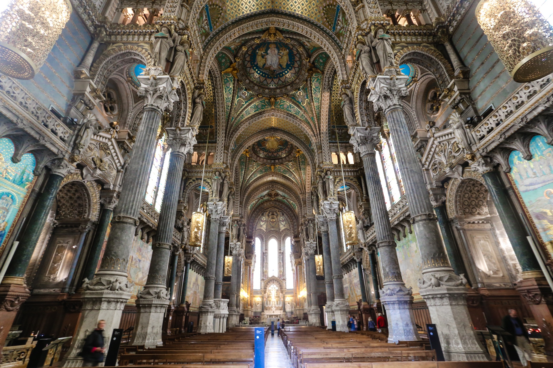 Nha tho Phap, anh 17