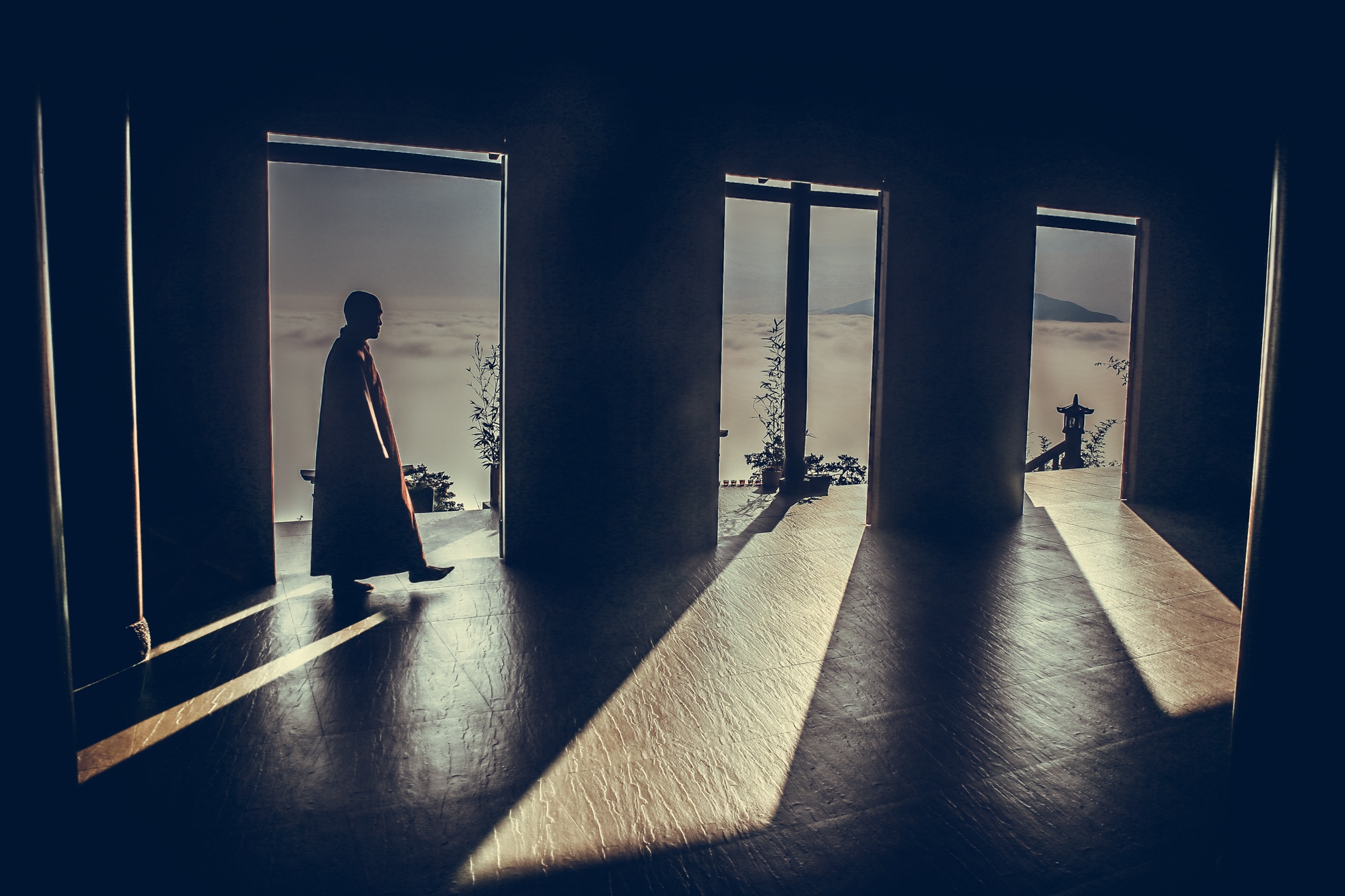 Linh quy phap an ngoi chua tren may anh 6