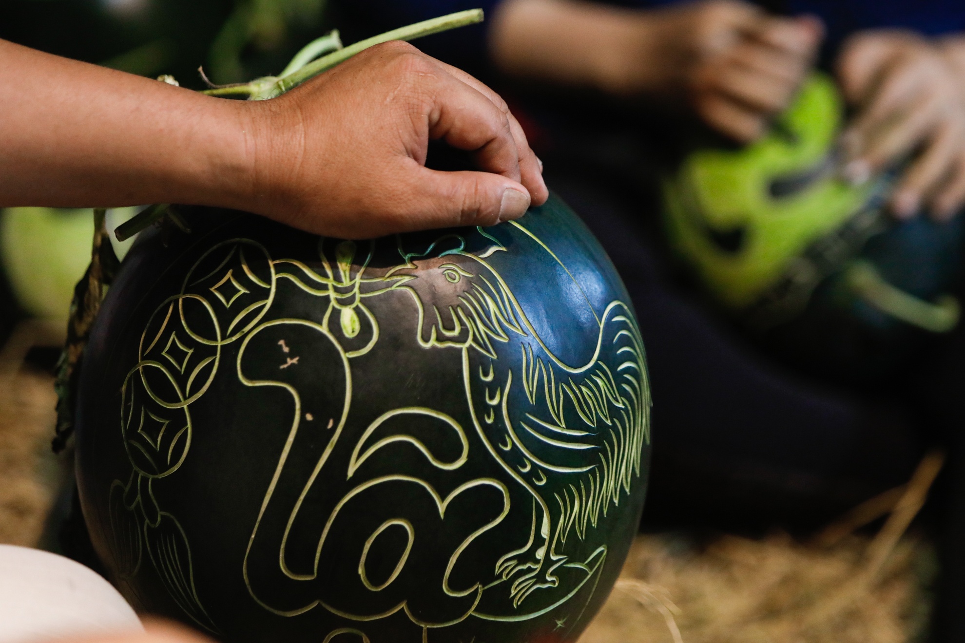 Dua hau khac nghe thuat gia 800.000 dong/cap o Sai Gon hinh anh