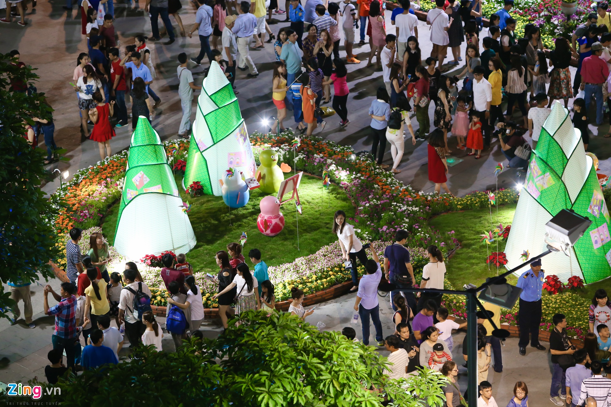 khai mac duong hoa Nguyen Hue 2017 anh 9