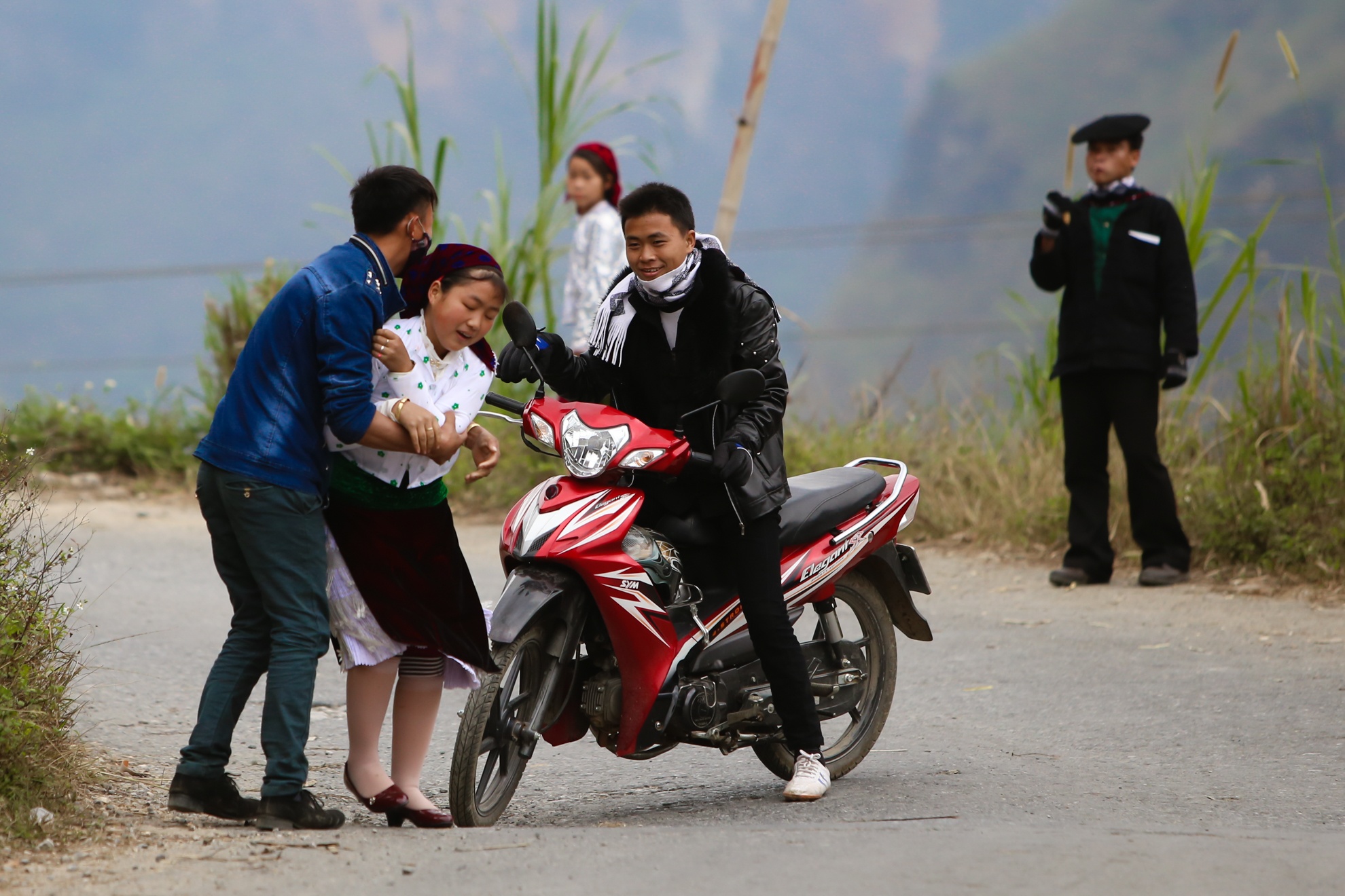 Tuc bat vo cua nguoi Mong Ha Giang anh 10