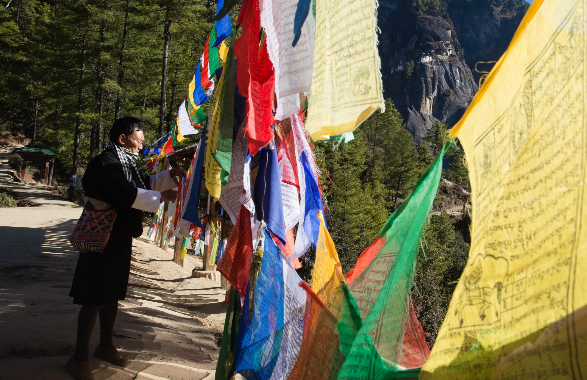 chinh phuc Tiger Nest Bhutan anh 9