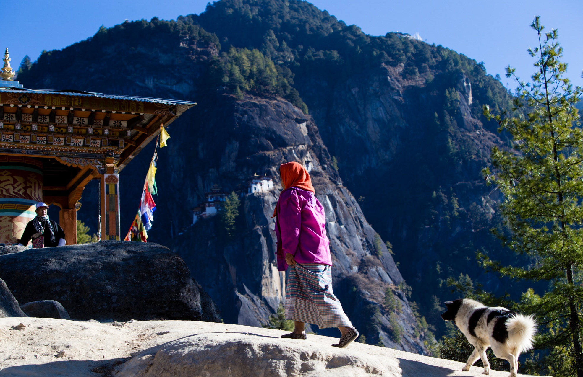 'Hang ho' tren vach da cao hon 3.000 m o Bhutan hinh anh