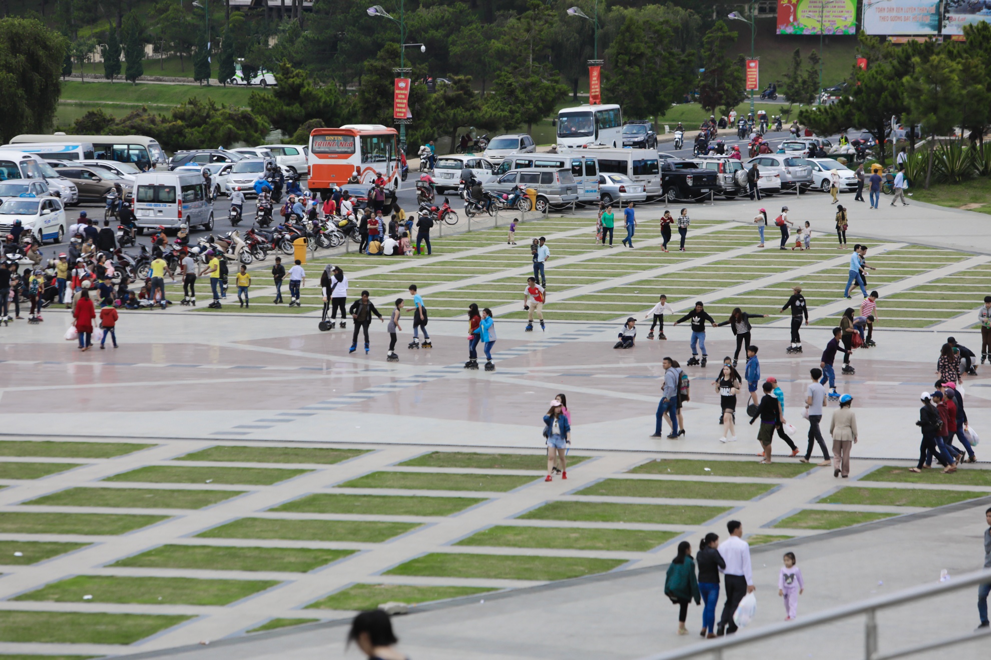 Du khach do ve Da lat le 30/4 anh 8