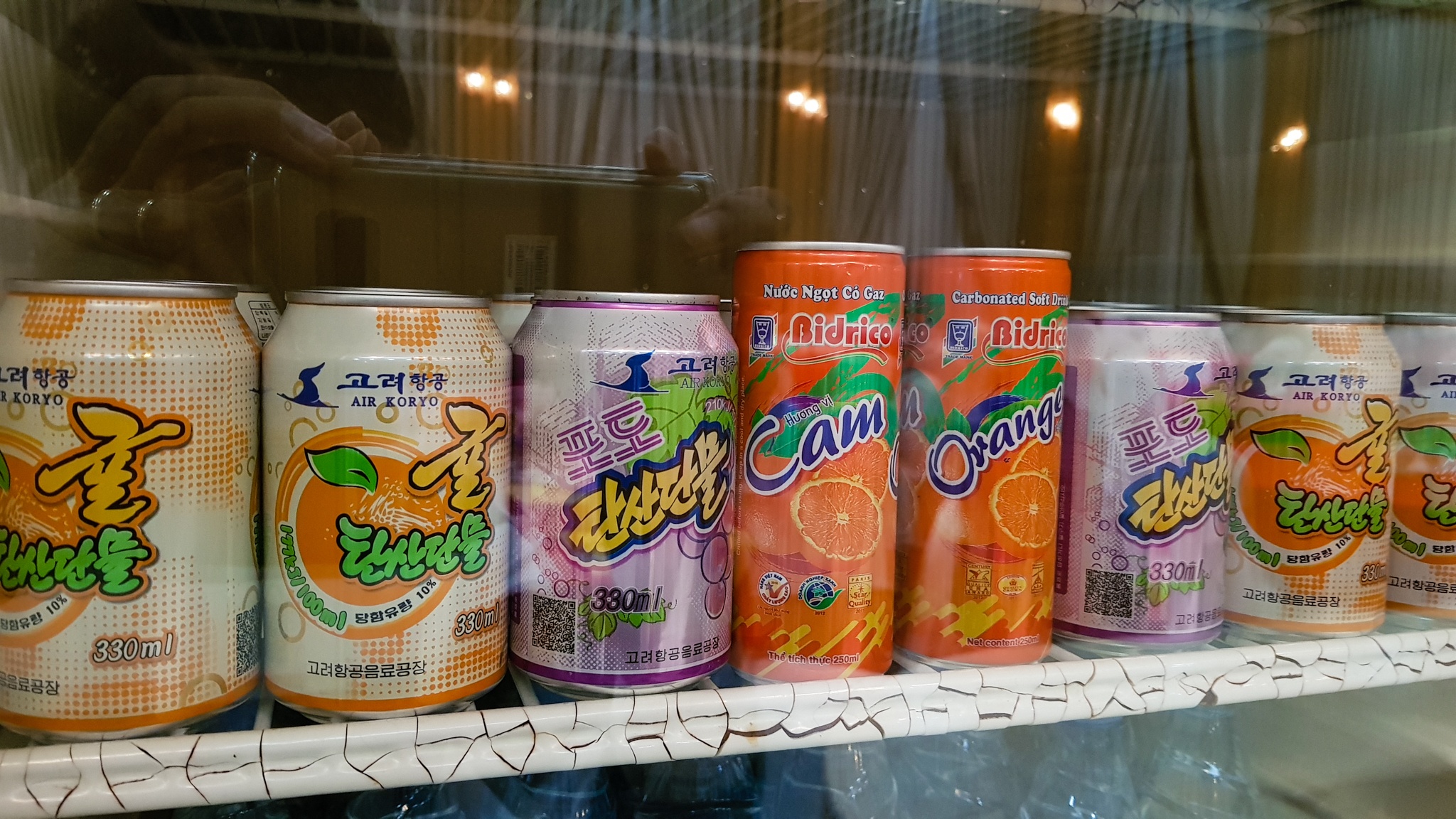 Bia Sai Gon, nuoc cam Viet trong cua hang o Trieu Tien hinh anh