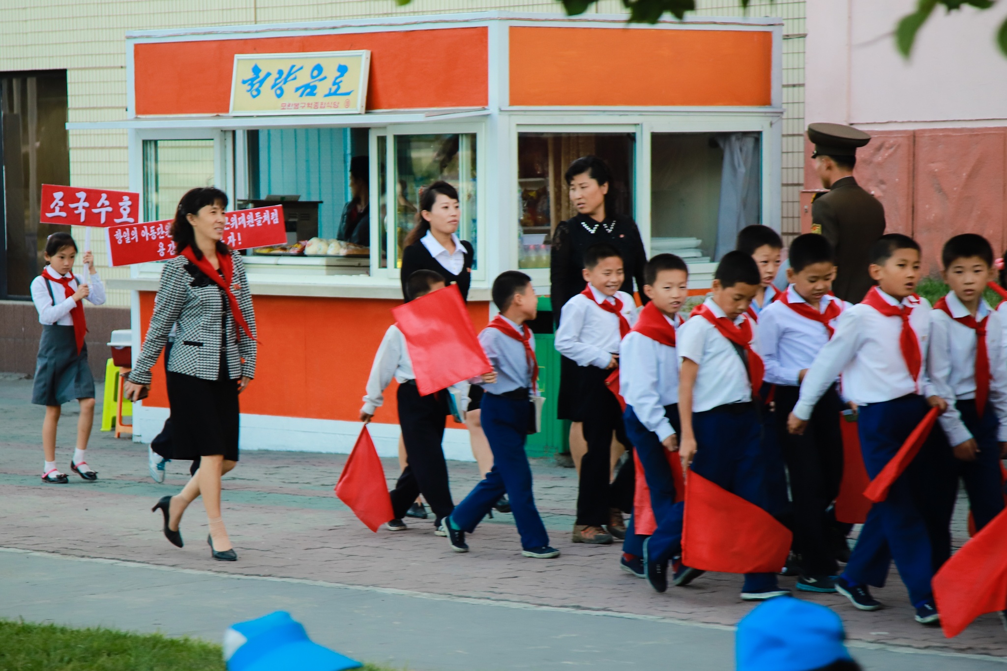 nha mang bi phat vi sim rac anh 1