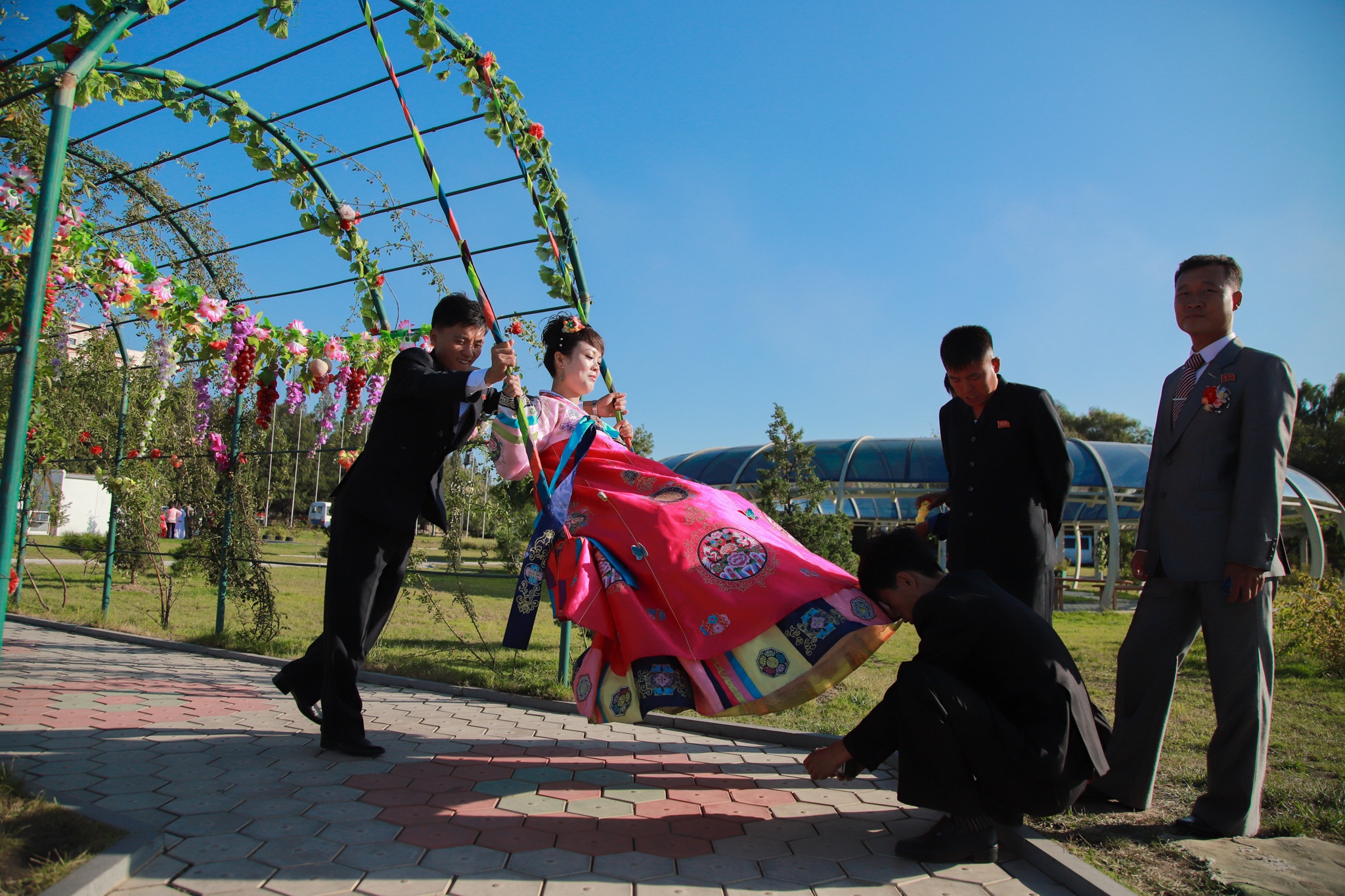 Chup anh cuoi  o Trieu Tien anh 6