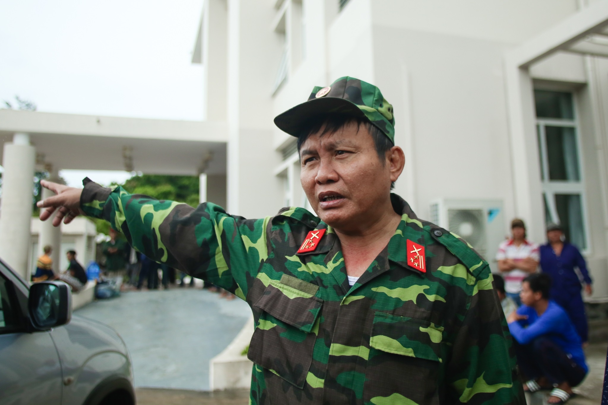 Con Dao phong chong bao Tembin anh 11