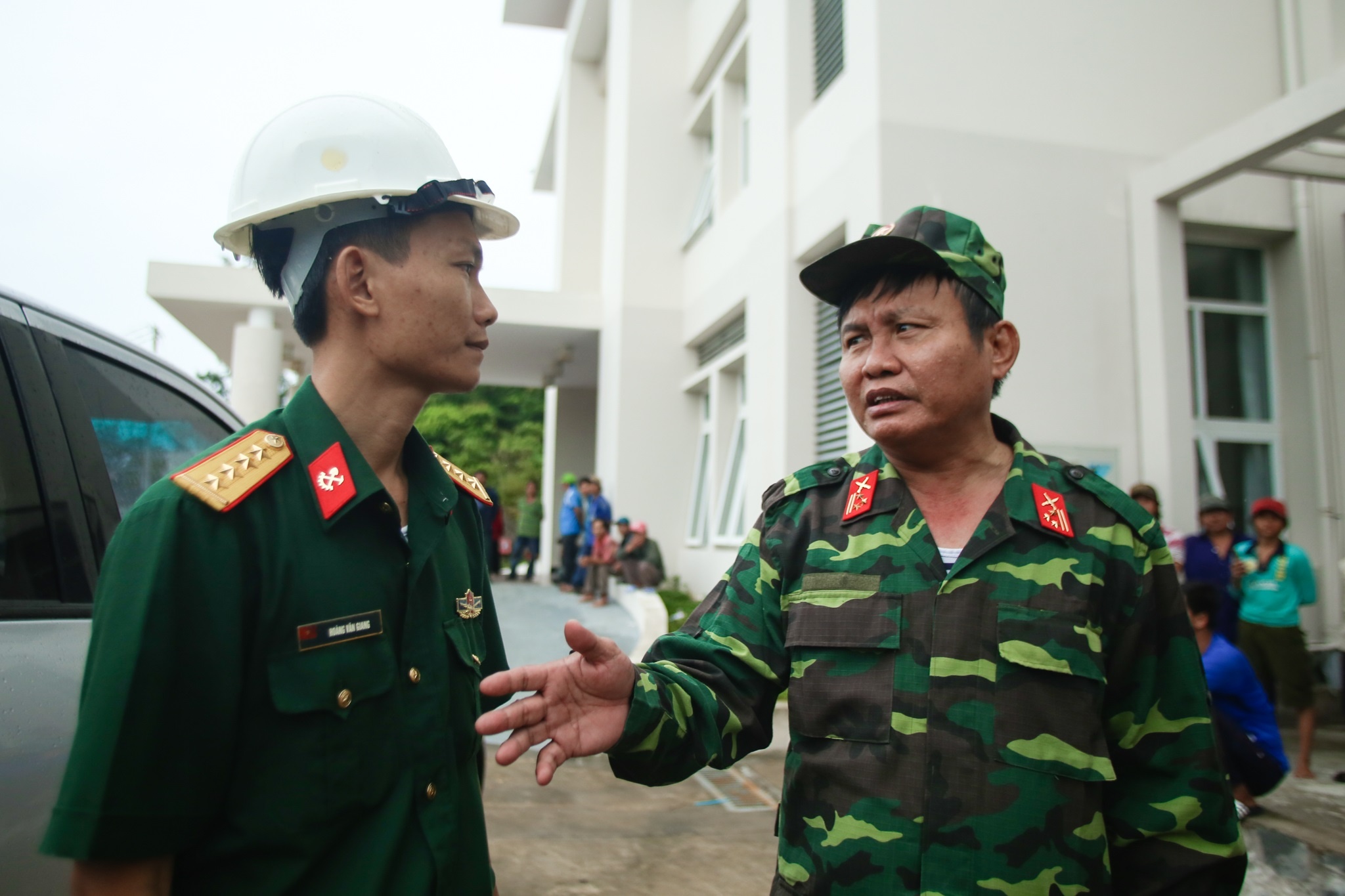 Con Dao phong chong bao Tembin anh 7