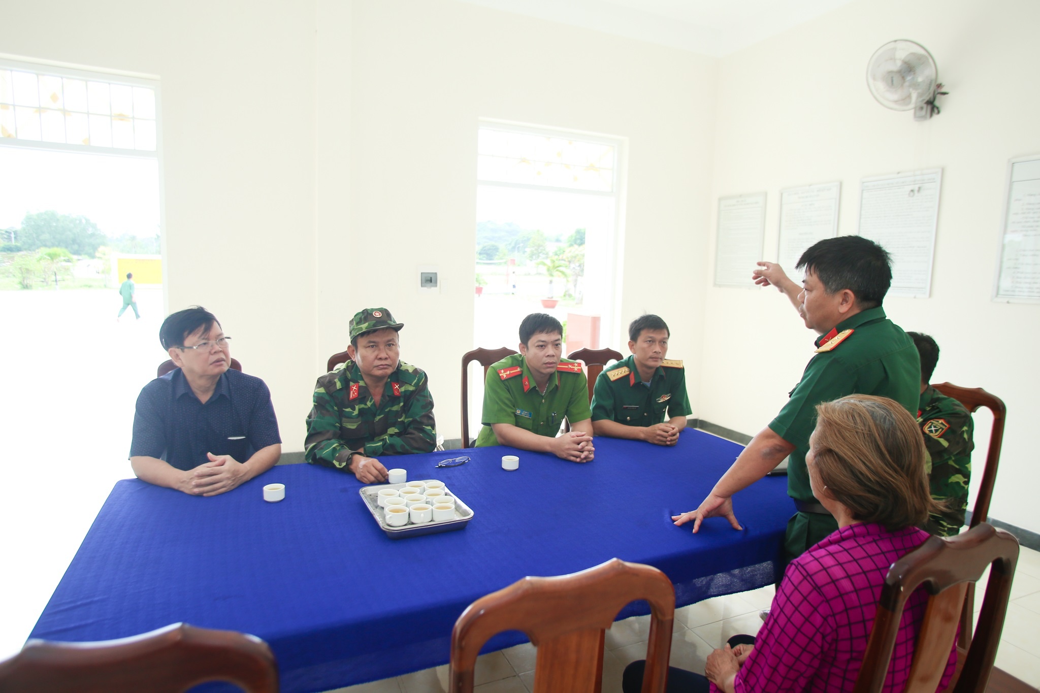 Con Dao phong chong bao Tembin anh 1