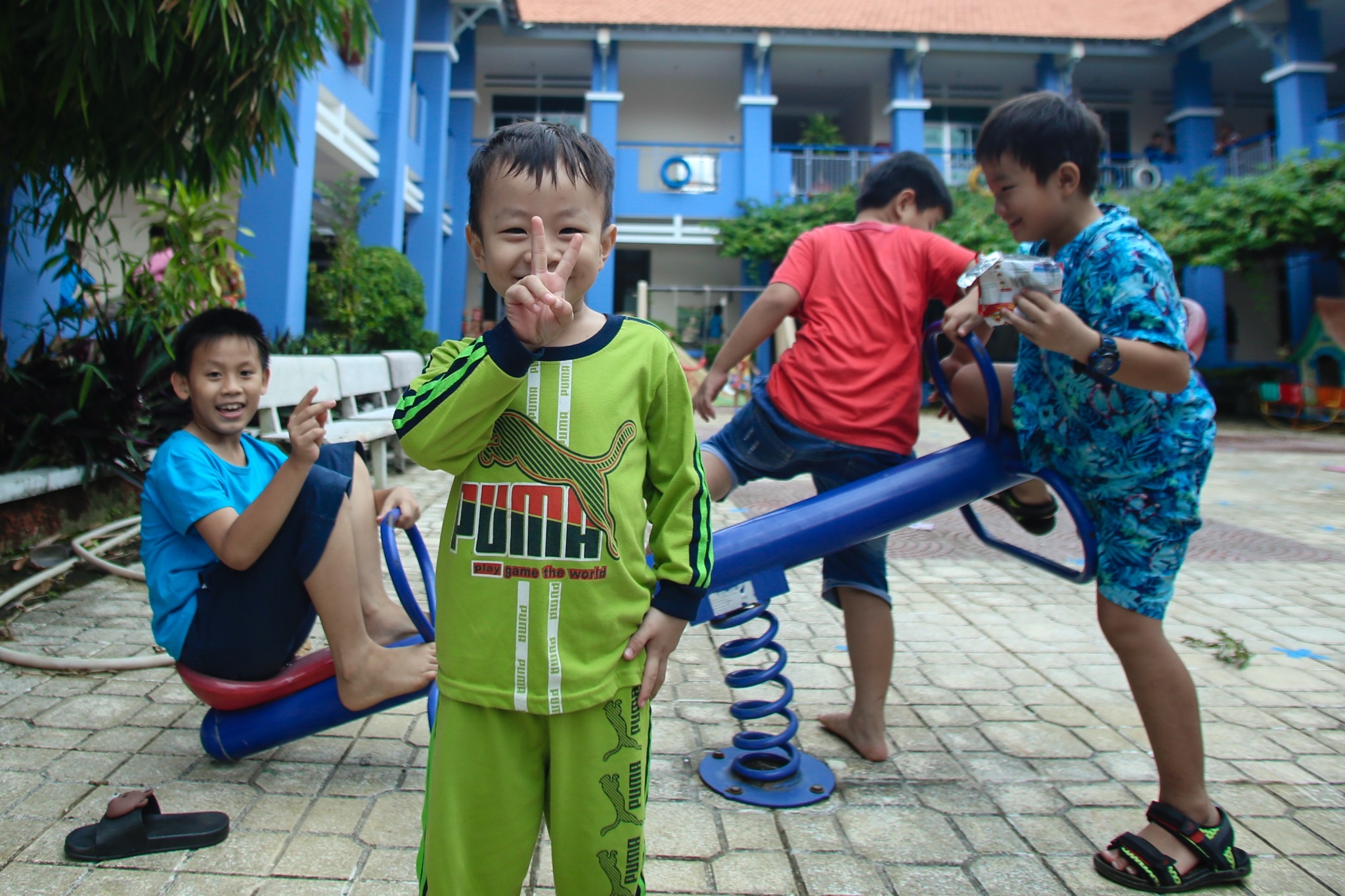 Con Dao phong chong bao Tembin anh 10