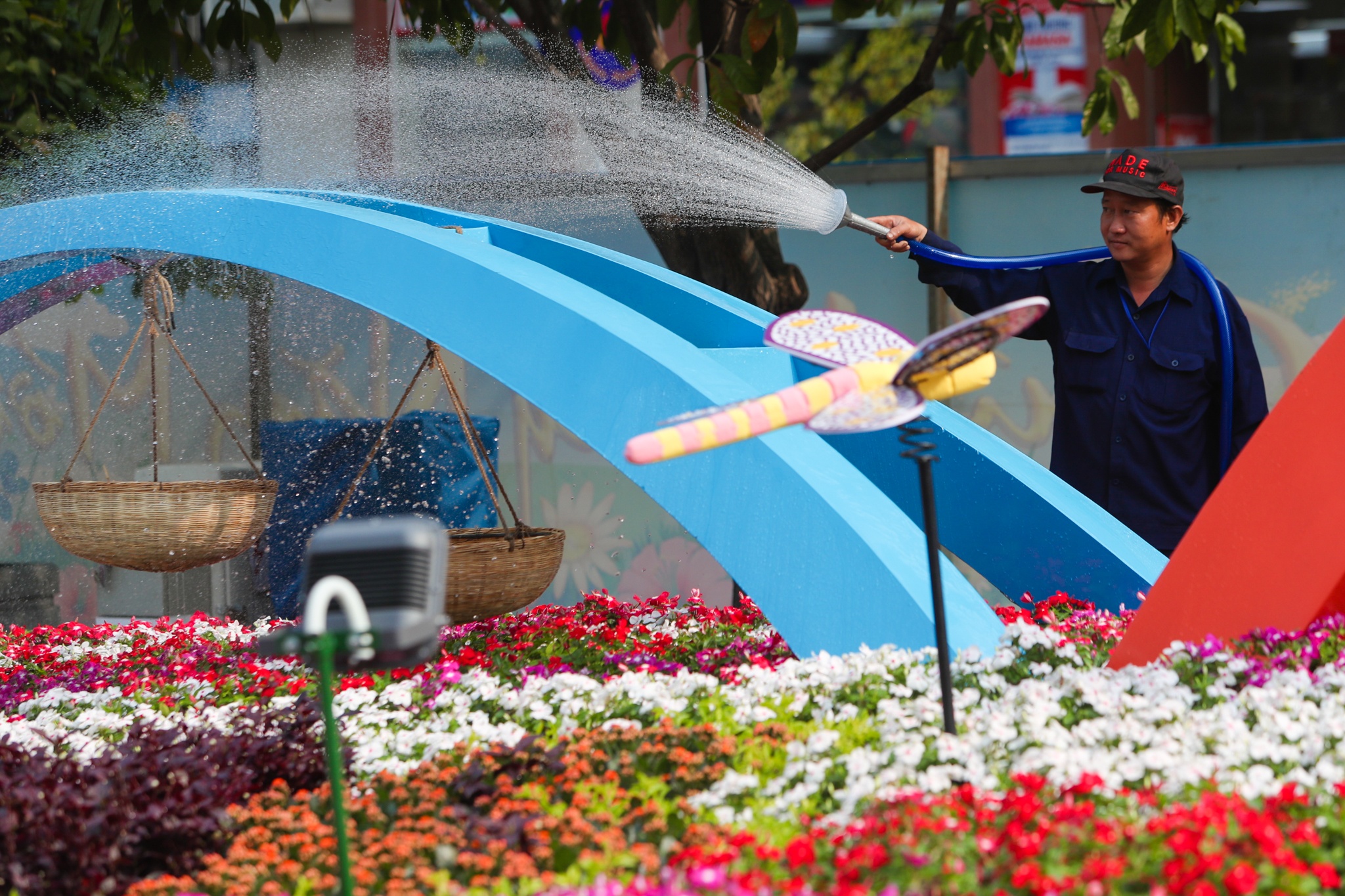 duong hoa Nguyen hue truoc gio khai mac anh 10