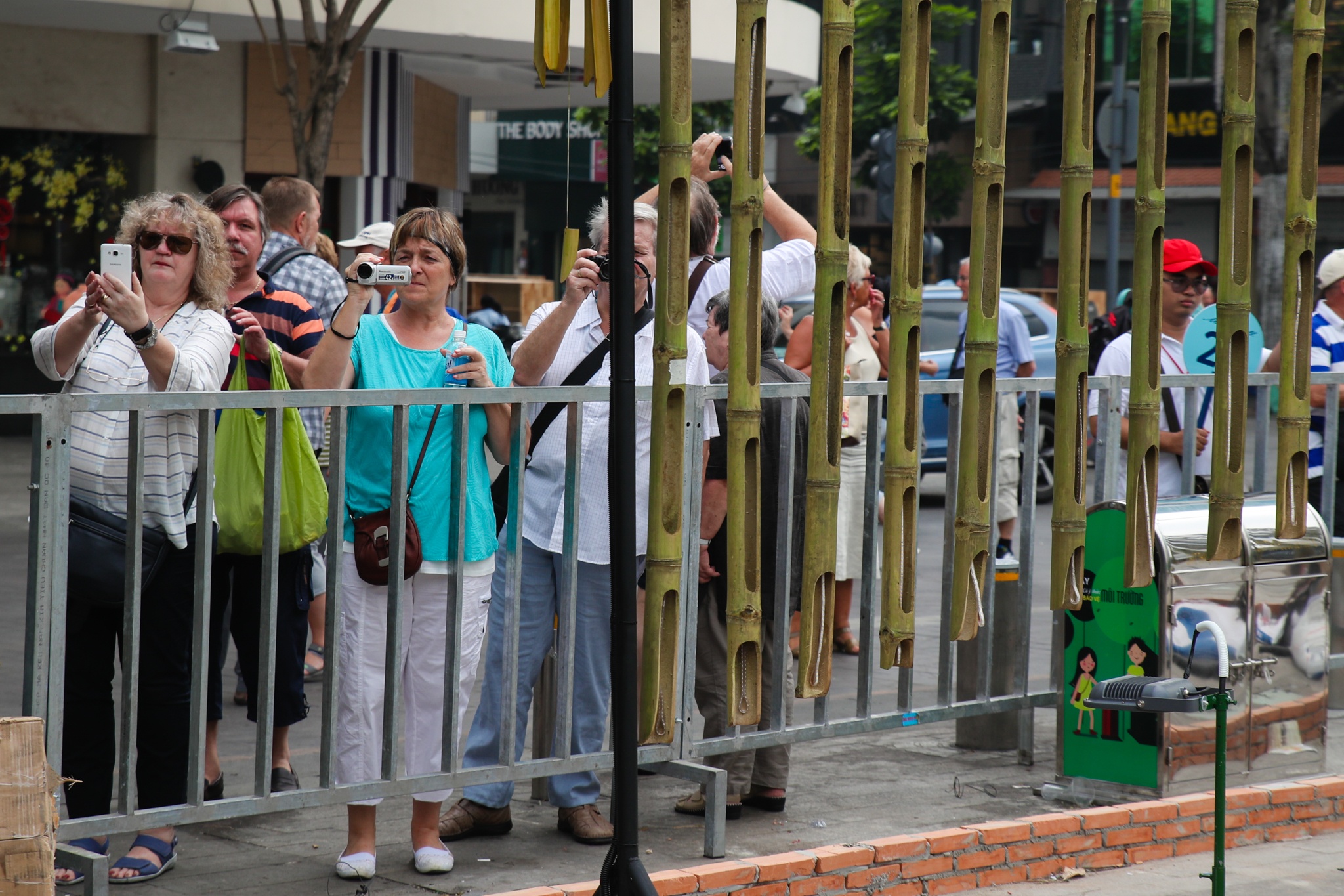 duong hoa Nguyen hue truoc gio khai mac anh 16