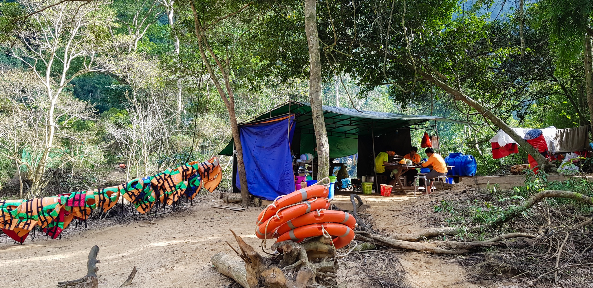 Kham pha hang dong Tu Lan anh 20