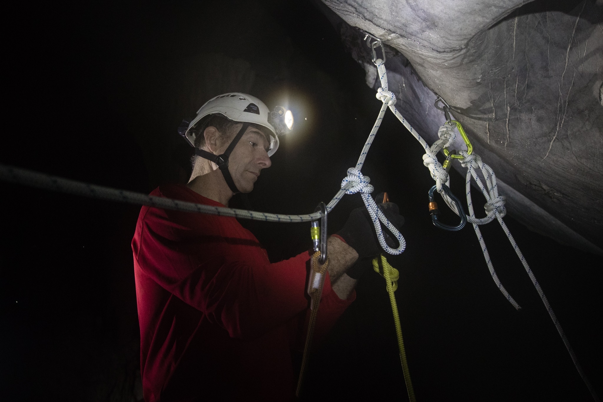 Kham pha hang dong Tu Lan anh 34