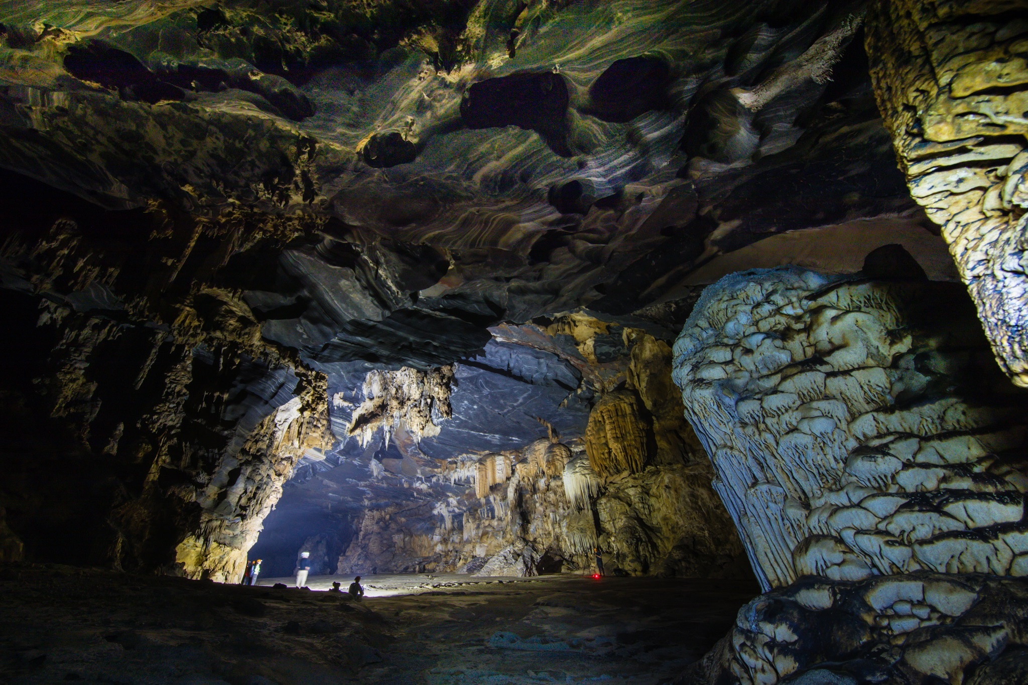 Kham pha hang dong Tu Lan anh 16