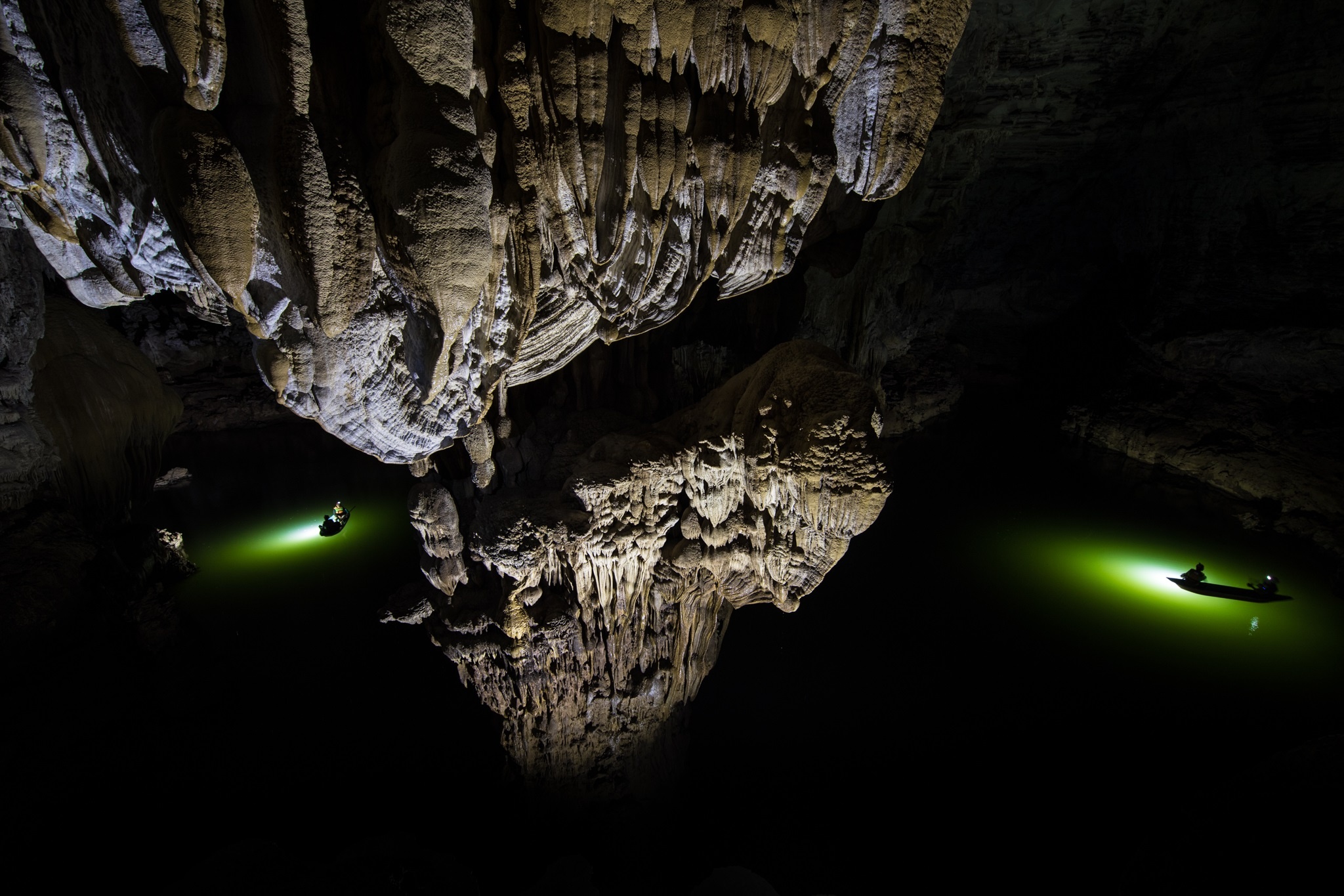 Kham pha hang dong Tu Lan anh 42