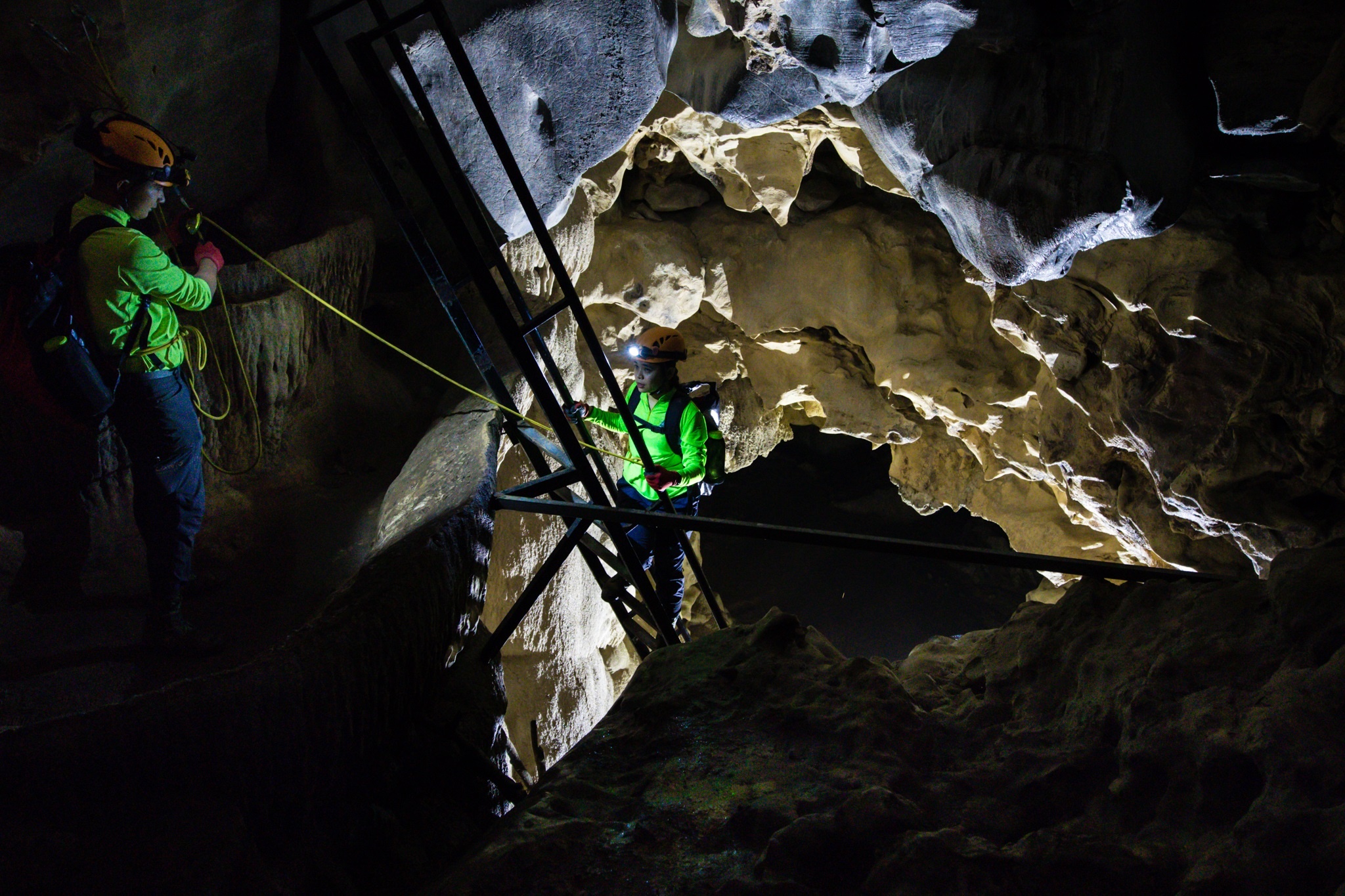 Kham pha hang dong Tu Lan anh 39