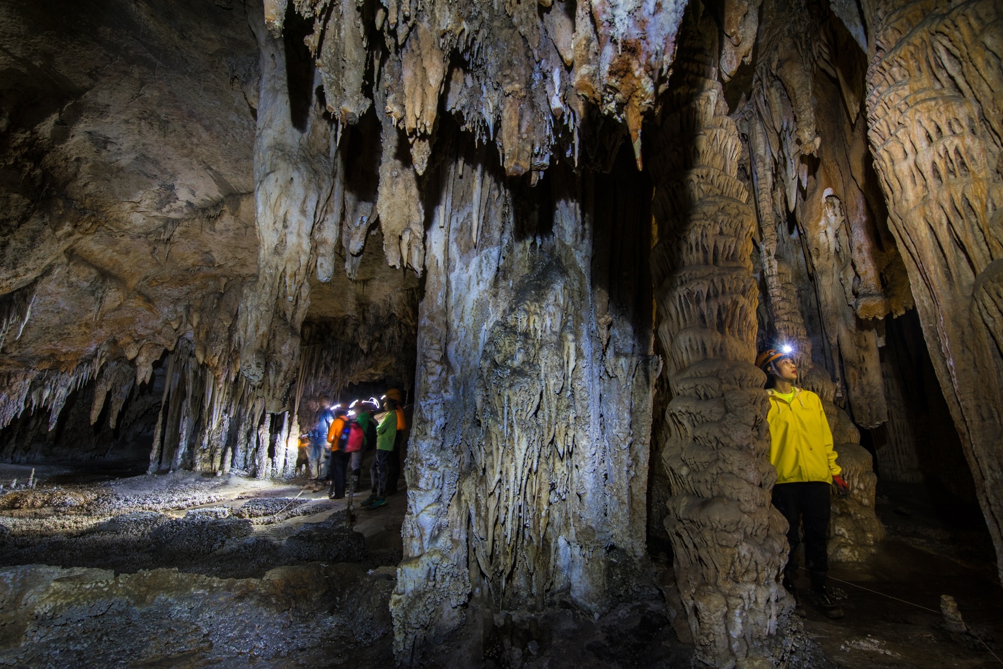 Kham pha hang dong Tu Lan anh 27