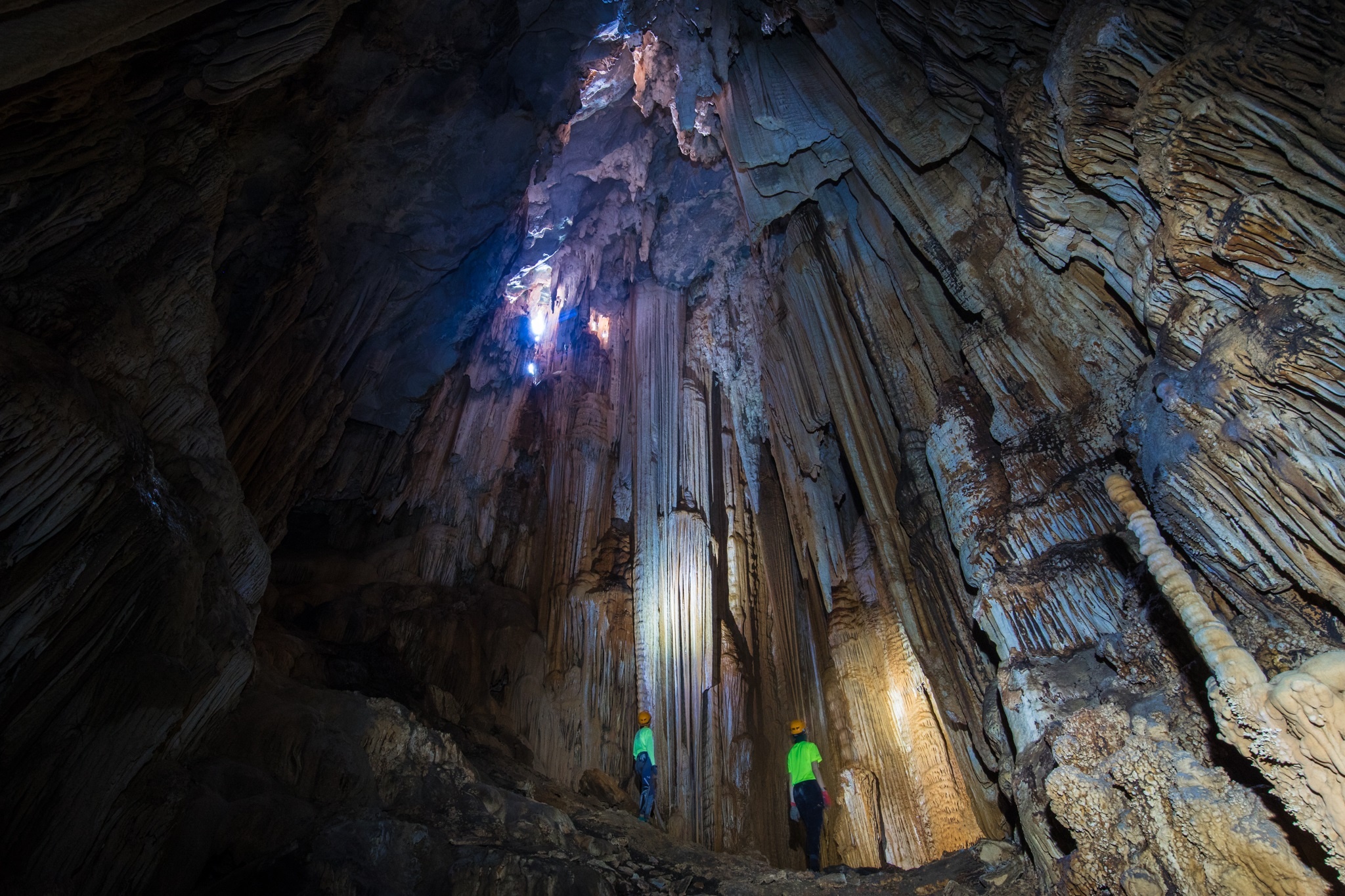 Kham pha hang dong Tu Lan anh 26