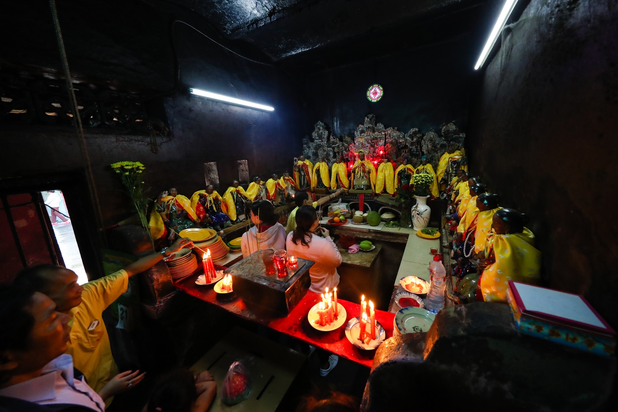 Nguoi dan den chua Ngoc Hoang cau con nam moi anh 9