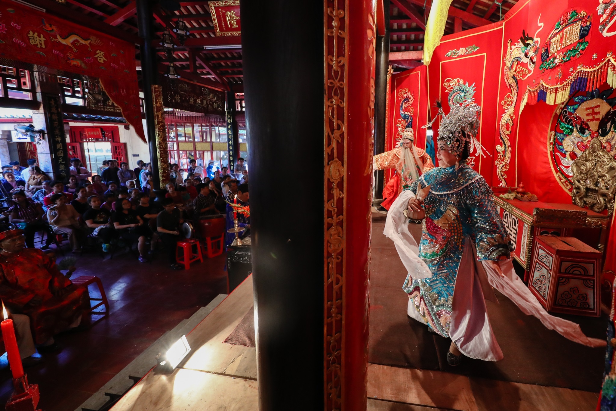 Nguoi dan do ve Lang Ong ba Chieu xem tuong co Ngoc Ky Lan anh 9