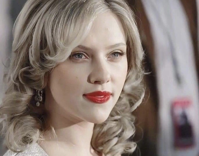 Hai thap ky gan lien hinh tuong goi cam cua Scarlett Johansson hinh anh