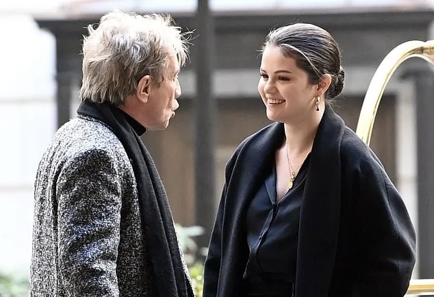 Su tro lai khac biet cua Selena Gomez hinh anh