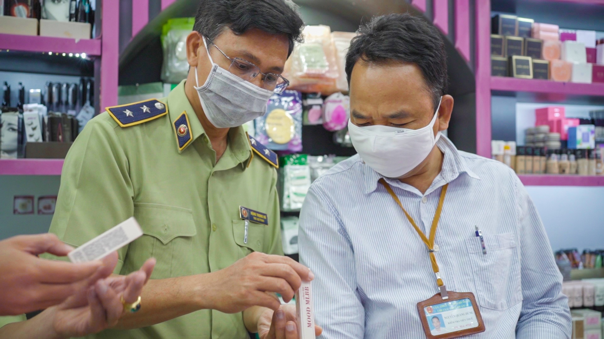 Hang nghin my pham bi thu giu tai Ansan Cosmetics hinh anh