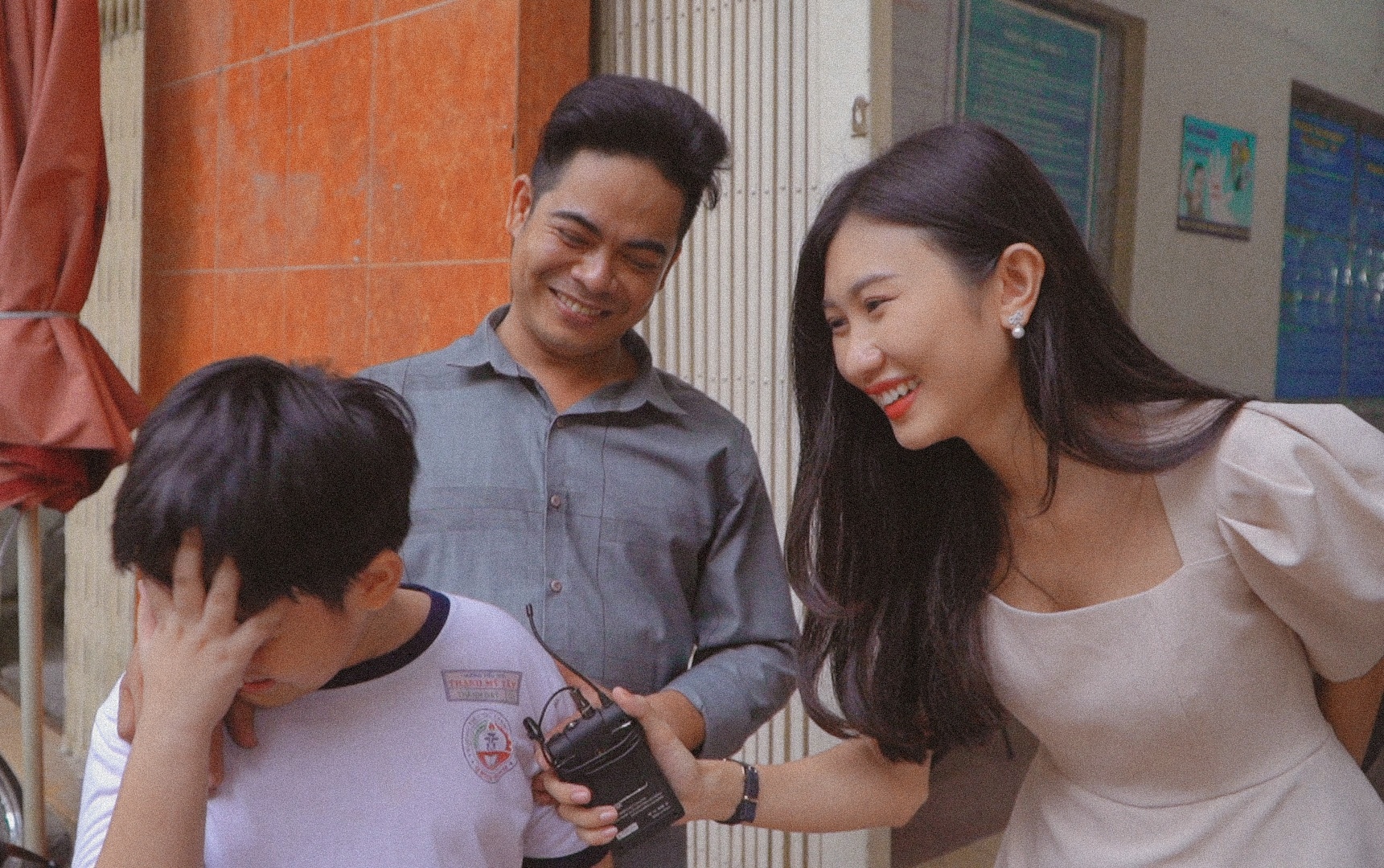 Bo co biet ten co giao cua con? Con co biet bo bao nhieu tuoi? hinh anh