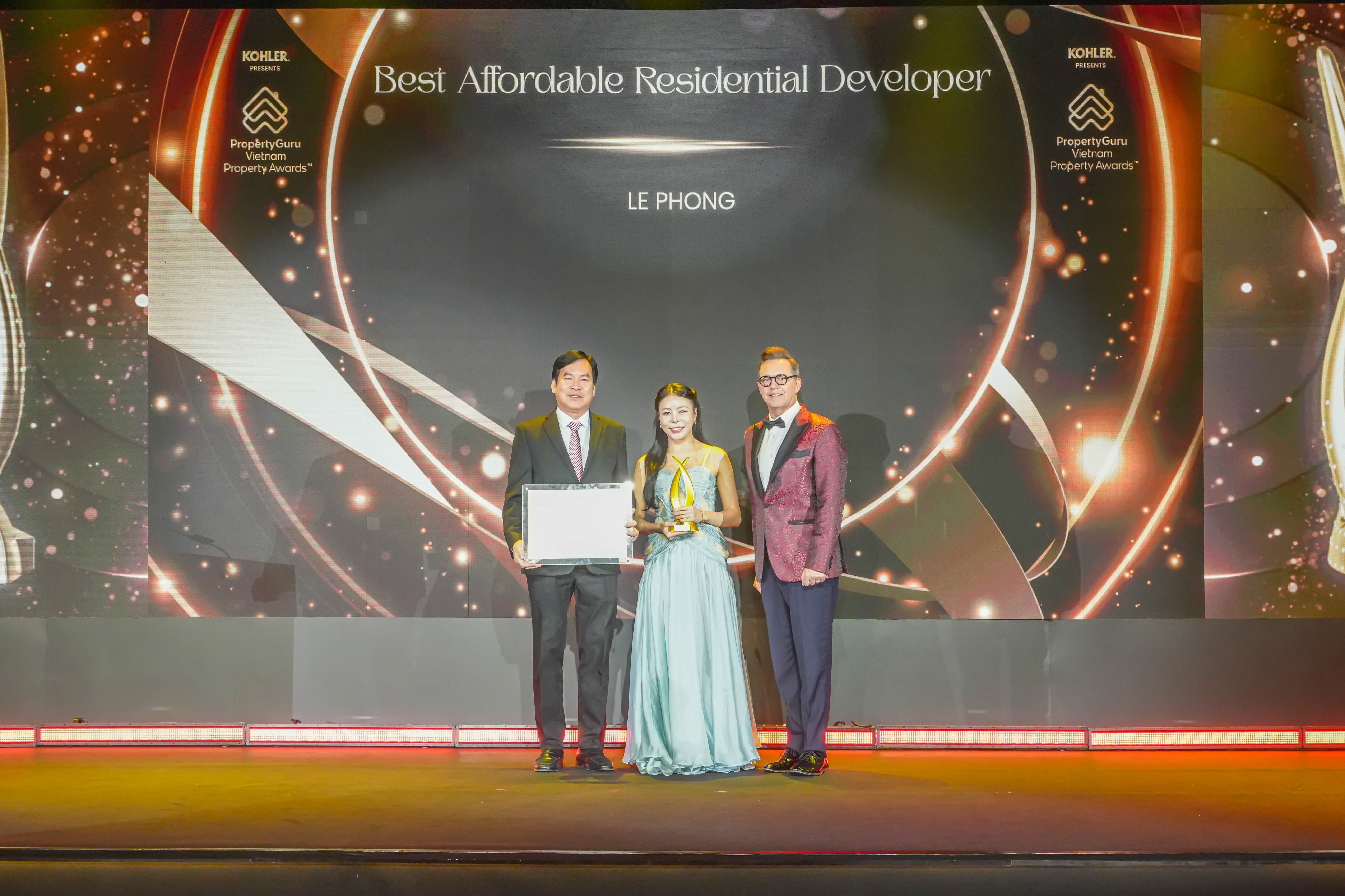 Lê Phong nhận cú đúp giải tại PropertyGuru Vietnam Property Awards