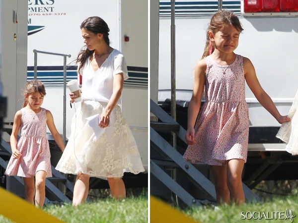 Suri khoc meu mao ben me hinh anh