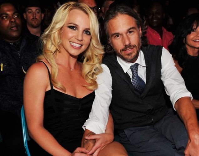 Britney Spears dua tinh do vo vao album moi hinh anh