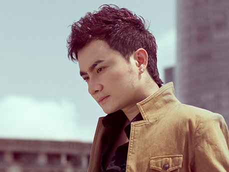 Em ket nghia Tuan Hung ra mat single ve me hinh anh