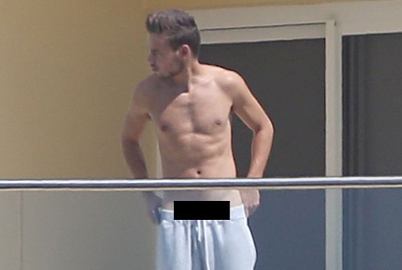 Hot boy One Direction bi fan cuong trom quan lot hinh anh