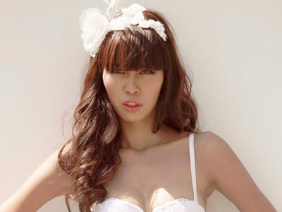 Ha Anh du theo do nong cua Next Top Model de ban sach? hinh anh