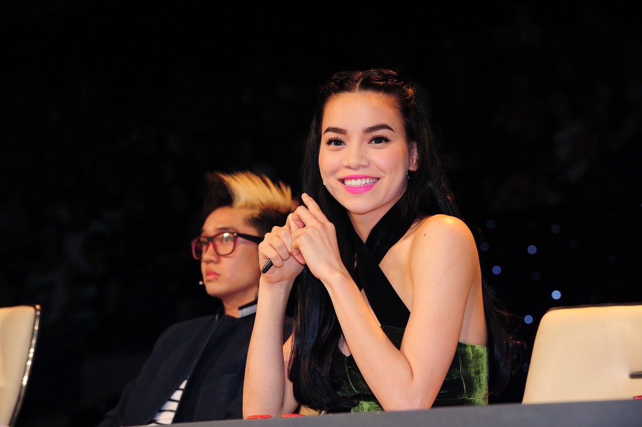 Ho Ngoc Ha nhan minh gay nhom nhu than cay hinh anh