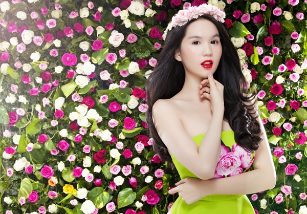 Ngoc Trinh ngoan hien tro lai sau on ao anh nude hinh anh