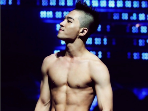 Nhung man khoe co bung 6 mui cua my nam Han khien fan me met hinh anh