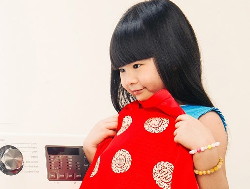 Con gai Binh Minh cang lon cang dang yeu hinh anh