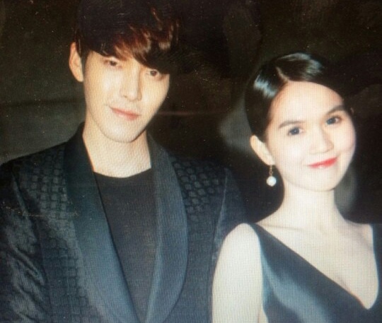 Ngoc Trinh vap nghi an ghep anh chup chung voi sao The Heirs hinh anh