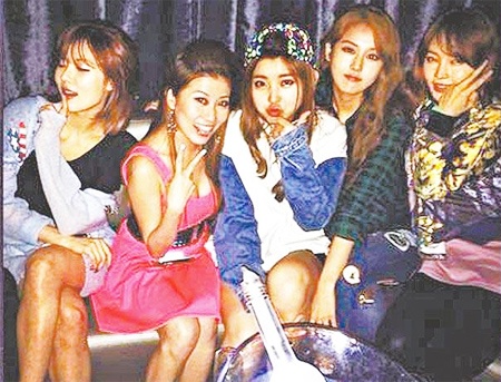 4minute gap rac roi o hop dem tai Hong Kong hinh anh