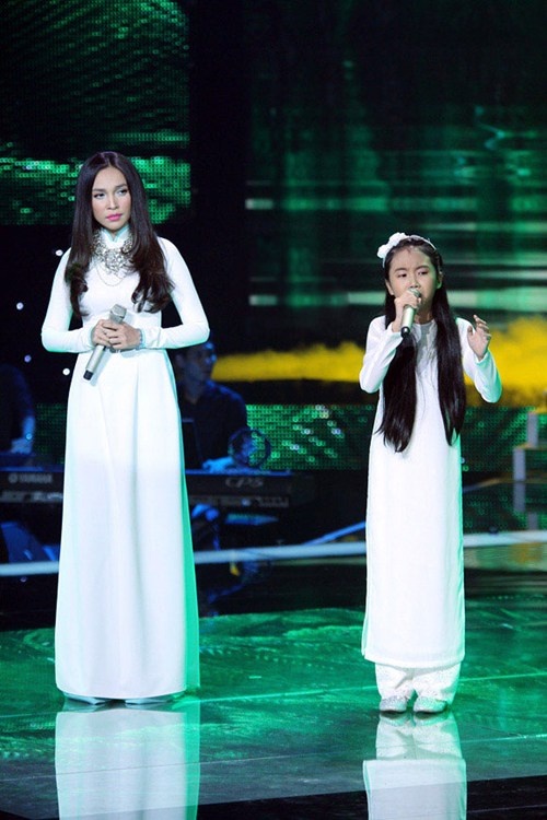 Lien khuc Giac mo ngay xua - Tren ben song buon – Ru lai cau ho (Hien Thuc - Phuong My Chi) hinh anh