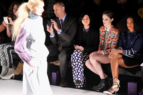 Cuoc chien hang ghe VIP o cac Tuan le thoi trang hinh anh