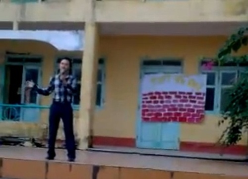 Thay giao cover Noi tinh yeu bat dau hinh anh