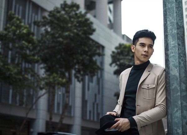 Ho Vinh Khoa khoe ve dien trai tai Singapore hinh anh