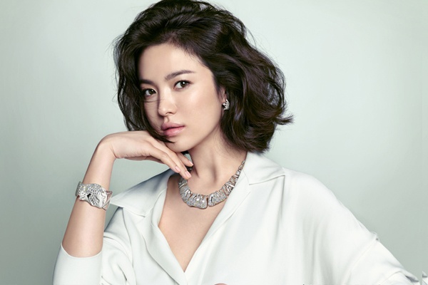 Fan nam do xo mua hoa tai cua Song Hye Kyo hinh anh