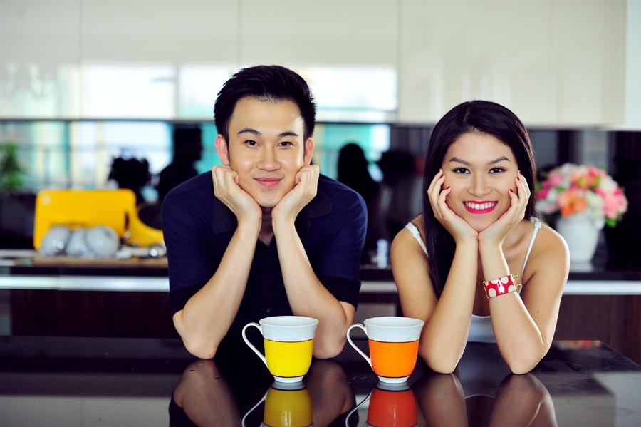 Khi mới về Việt Nam hoạt động nghệ thuật, Dương Triệu Vũ từng ở trong một căn phòng tại trụ sở công ty của Đàm Vĩnh Hưng.