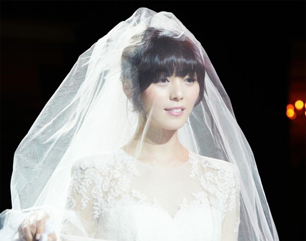 3 năm sau, bố của Sun Ye cũng ra đi sau hơn 20 mắc bệnh nan y. Tới nay, sau nhiều mất mát gia đình, Sun Ye đang hạnh phúc bên mái ấm nhỏ với người chồng James Park và cô con gái.