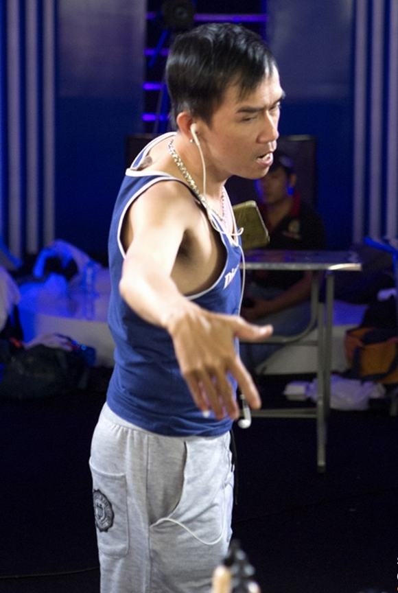 Minh Thuan hoi teen khi bat chuoc Henry Super Junior hinh anh